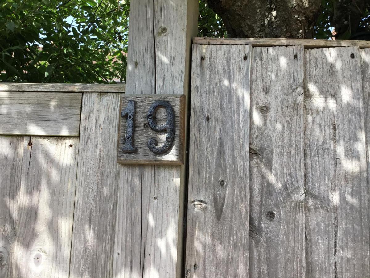 Number 19 B&B Τσίτσεστερ Εξωτερικό φωτογραφία